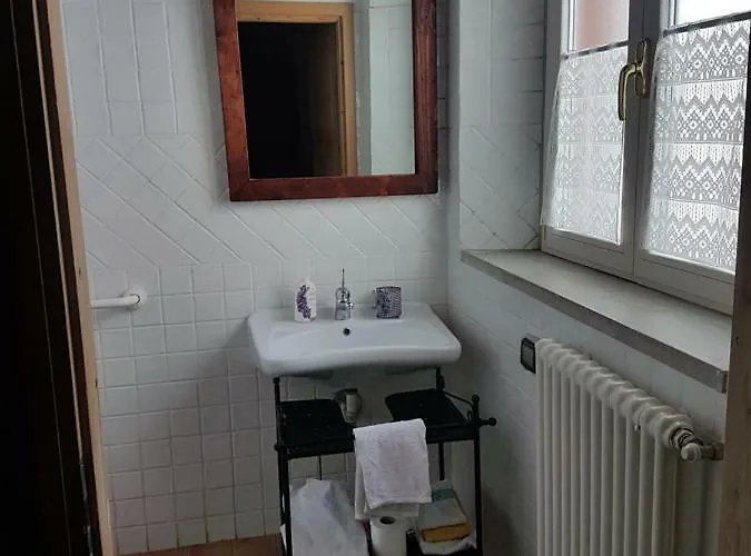 Agriturismo Piccola Raieda Lantgård *